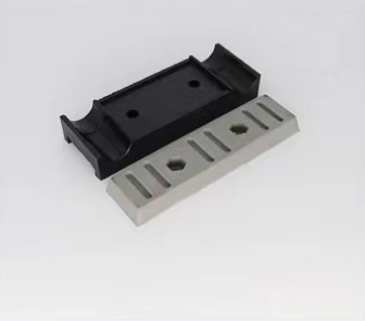 Edge banding machine conveyor chain block